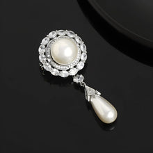 Load image into Gallery viewer, Replica Cambridge pearl pendant brooch