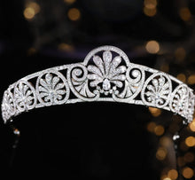 Load image into Gallery viewer, Duchess of Gloucester&#39;s honeysuckle tiara replica