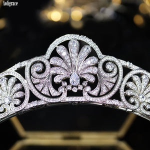 Duchess of Gloucester's honeysuckle tiara replica